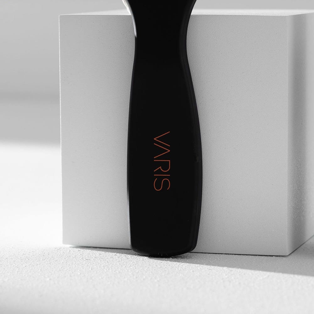 VARIS Paddle Brush