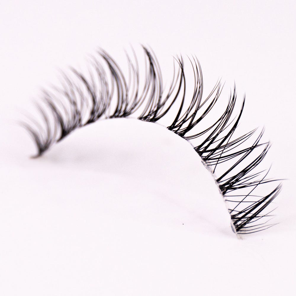 NICLAY by Florian Ferino Wimpernkranz Look 3