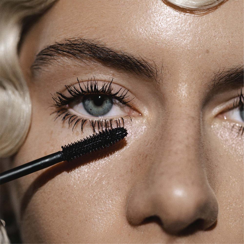 MÁDARA Deep Matter Volumen Wimperntusche 6 ml
