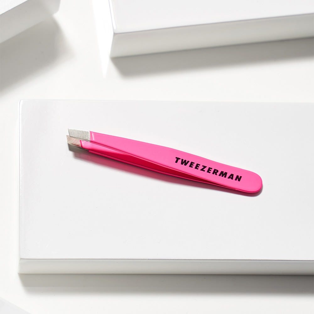 TWEEZERMAN Mini Slant Tweezer - Schräge Mini Pinzette Neon Pink