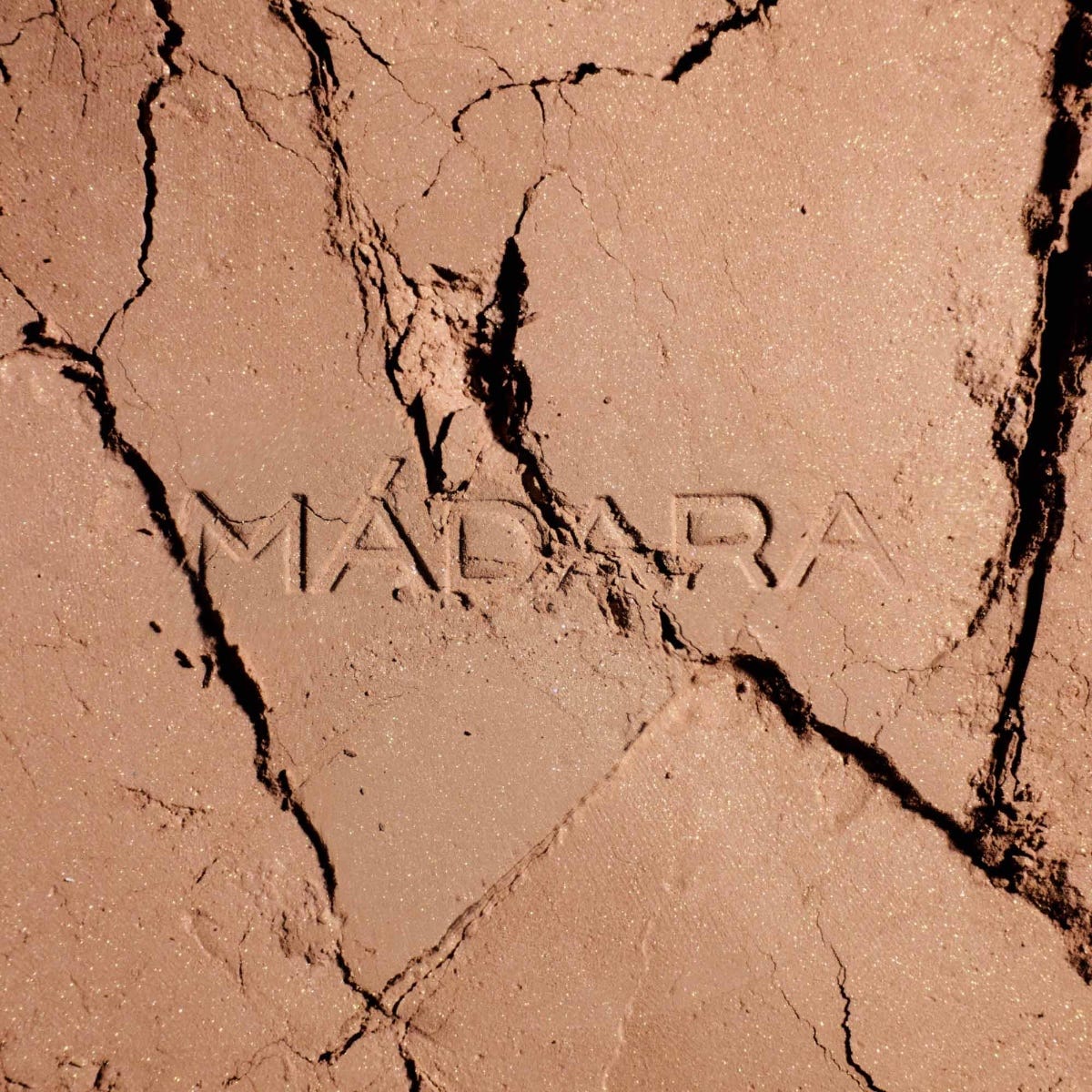 MÁDARA MIDSUMMER Soft Silk Mineral Bronzer #1 HEAT 9 g